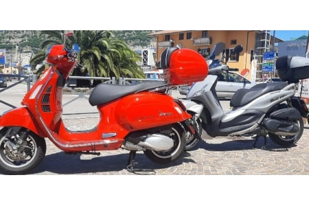 Rent VESPA 300i