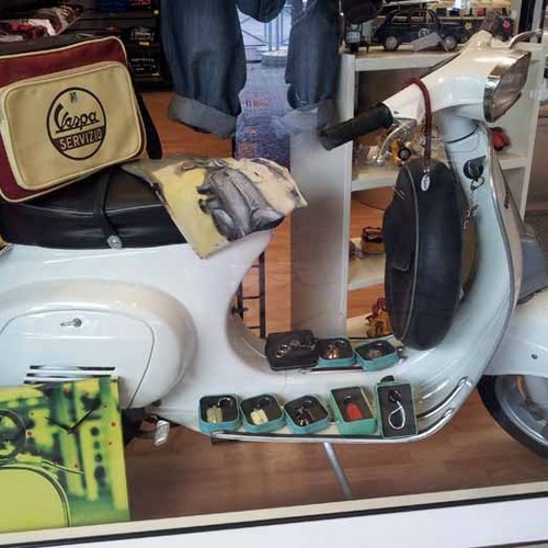 tpgallery | Vespa & Co | torbole vespa shop